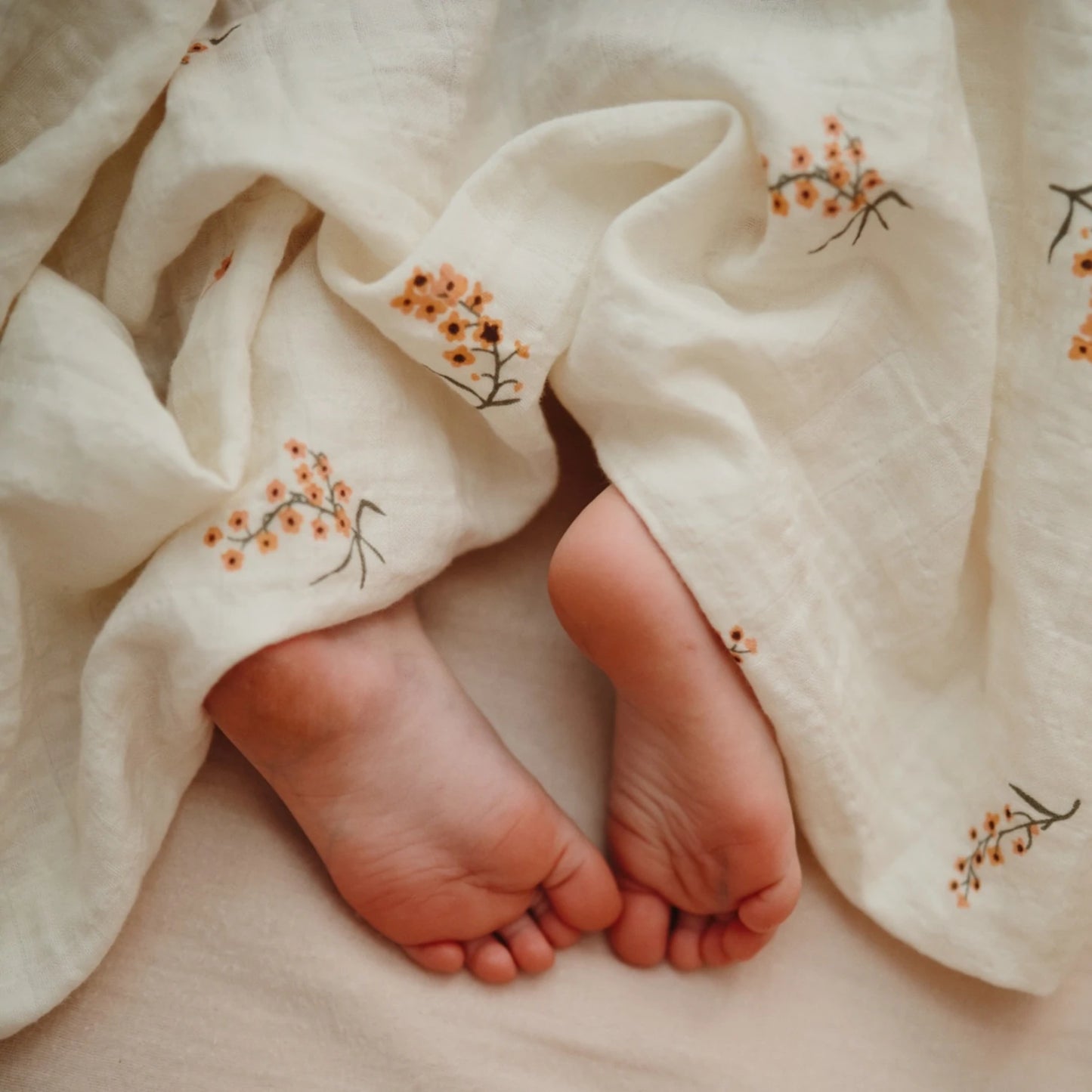 Mushie swaddle | Flowers