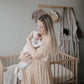 Mushie Ribbed knotted baby gown | Beige melange